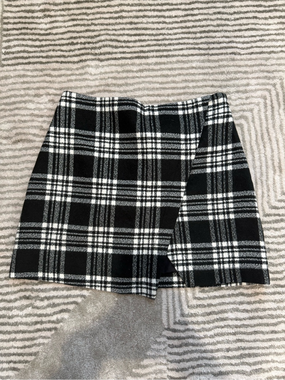 Abercrombie & Fitch Black and White Plaid Mini Skirt